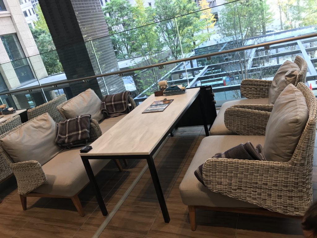 丸の内ベーステラス席