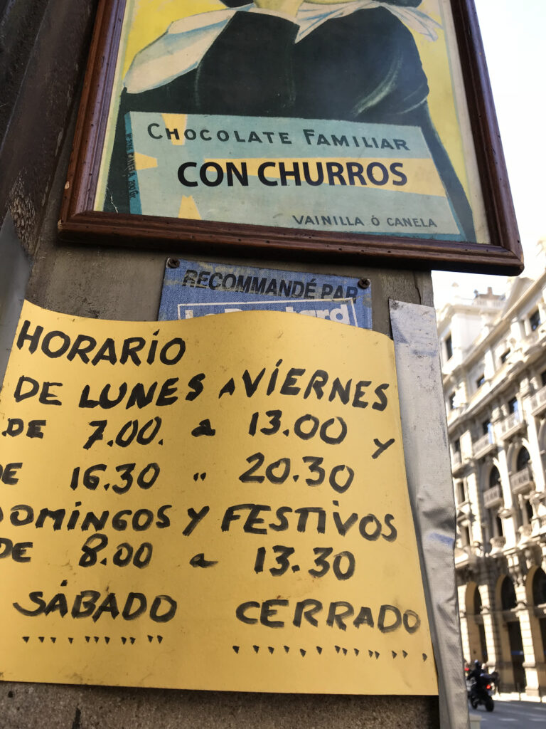 バルセロナのチュロス屋さんの営業時間