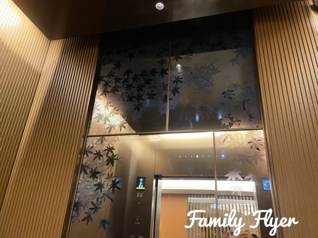 JW奈良のエレベーターの紅葉