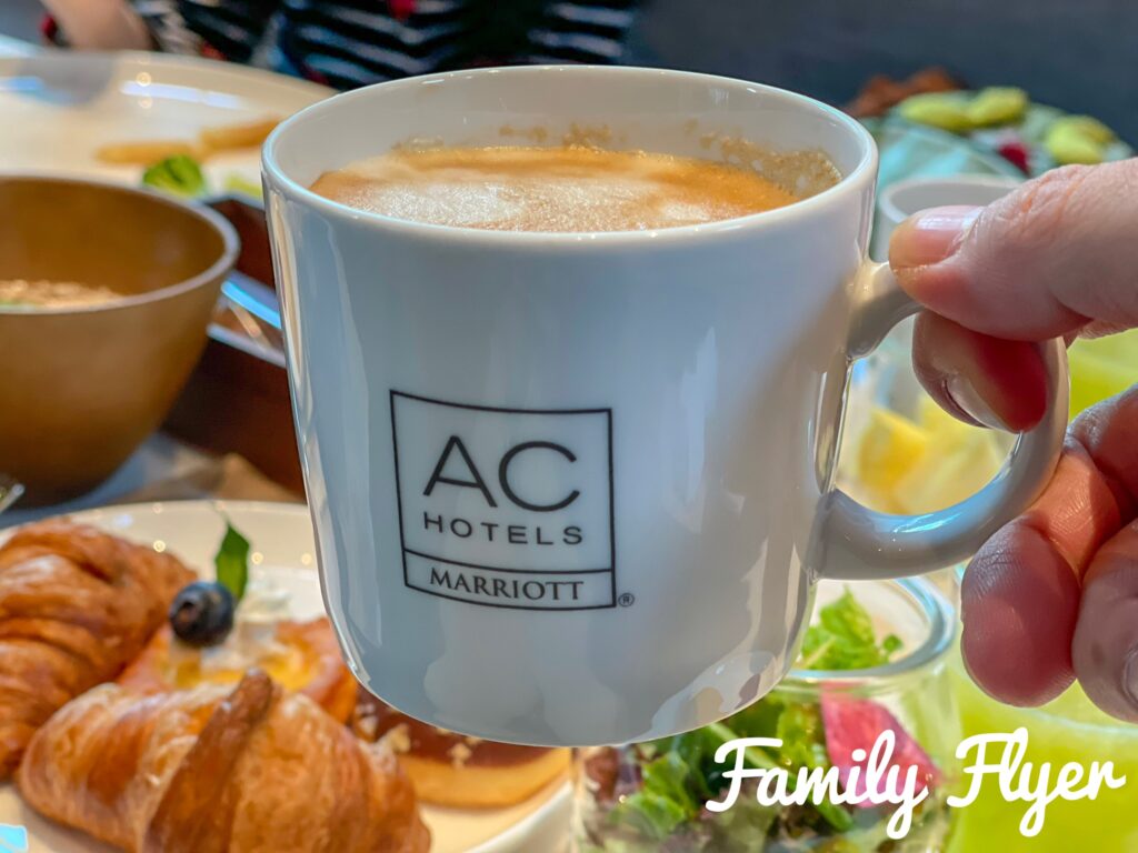 ACホテルの朝食カフェラテ